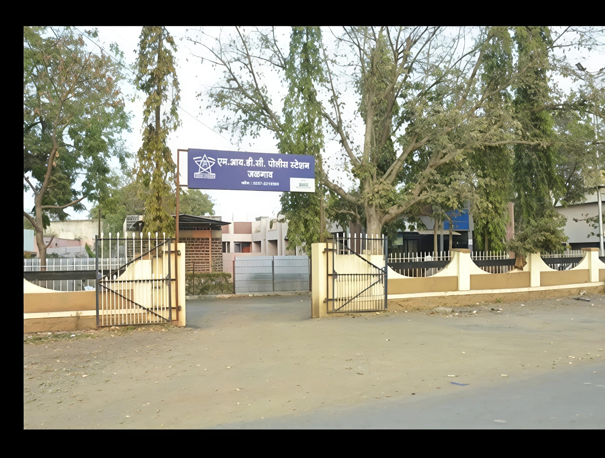 जळगाव – हॉटेल आदित्याजवळ चॉपर हल्ल्यात तरुण जखमी; दोन आरोपींवर एमआयडीसी पोलीस ठाण्यात गुन्हा दाखल : Attack on Boy in Jalgaon