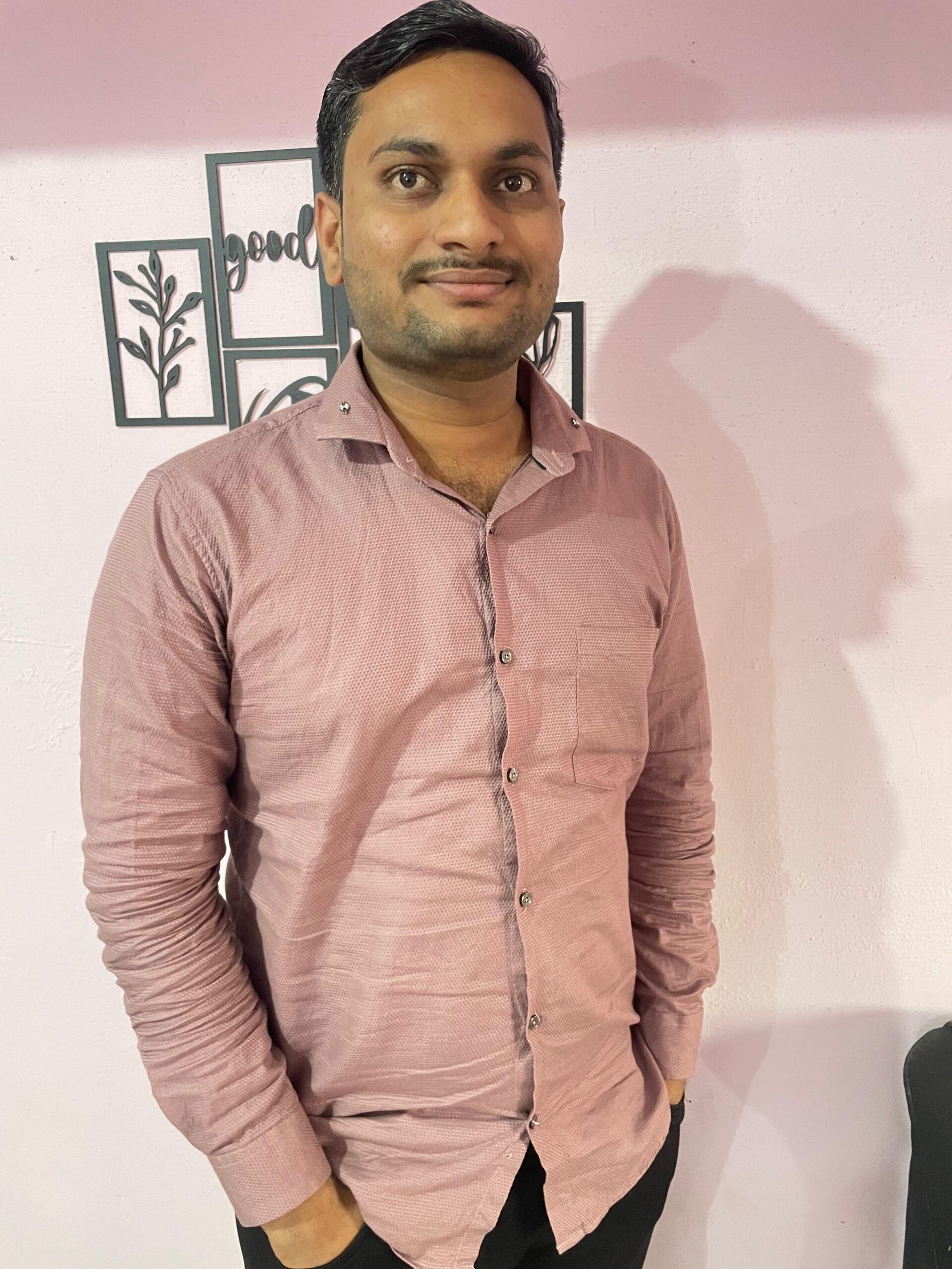 कुऱ्हा, मुक्ताईनगर येथील पवन नेमाडे यांची MPSC मार्फत टॅक्स असिस्टंट पदावर निवड; राजमाता अभ्यासिकेचा अभिमान वाढला