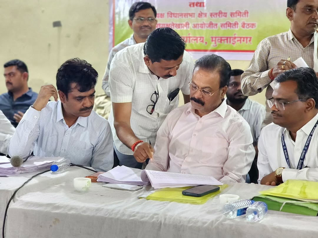 मुक्ताईनगर-बोदवडमध्ये शेती पाणंद रस्त्यांना गती; मुख्यमंत्री बळीराजा योजनेचा आढावा बैठकीत निर्देश